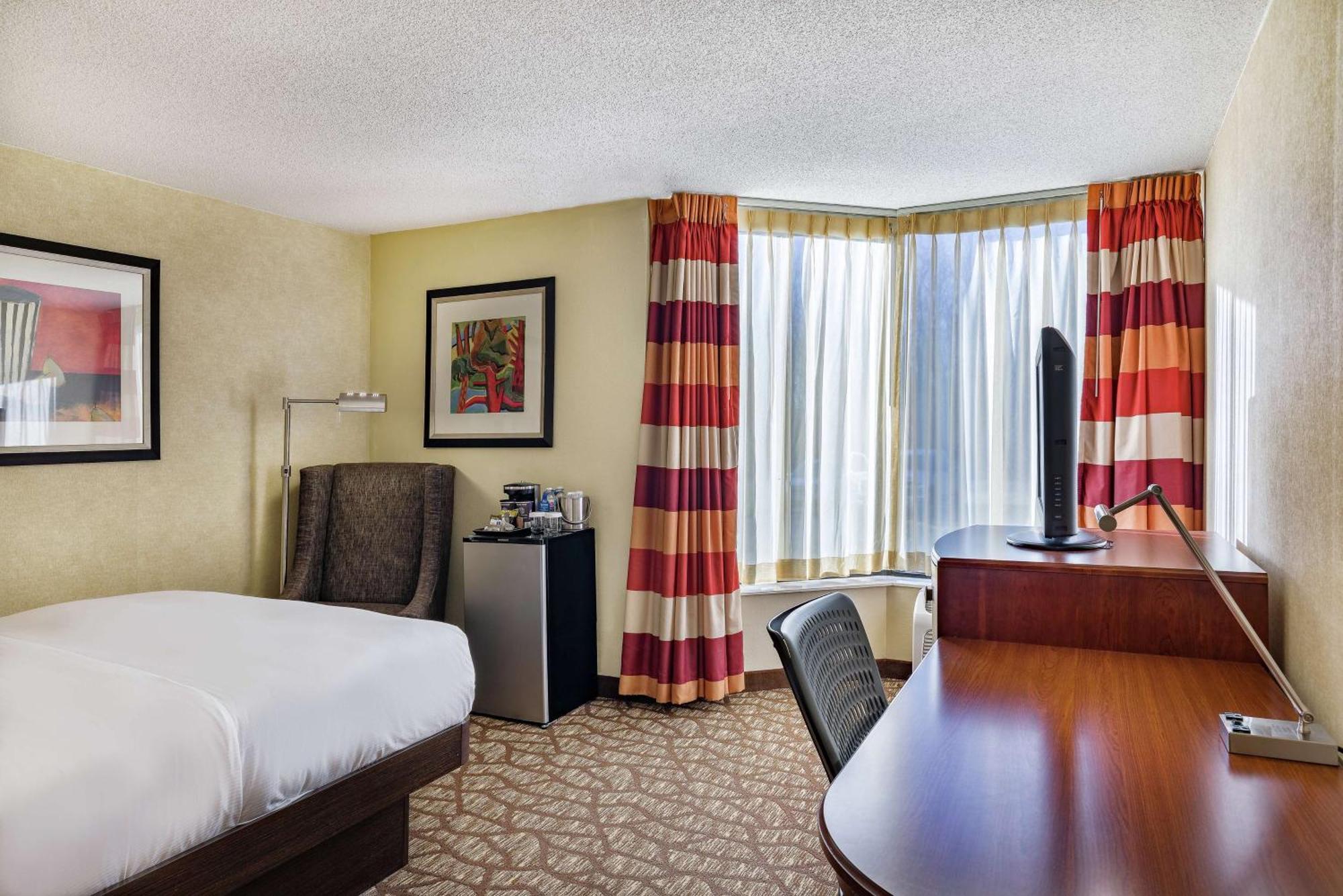 Doubletree By Hilton Johnson City Kültér fotó